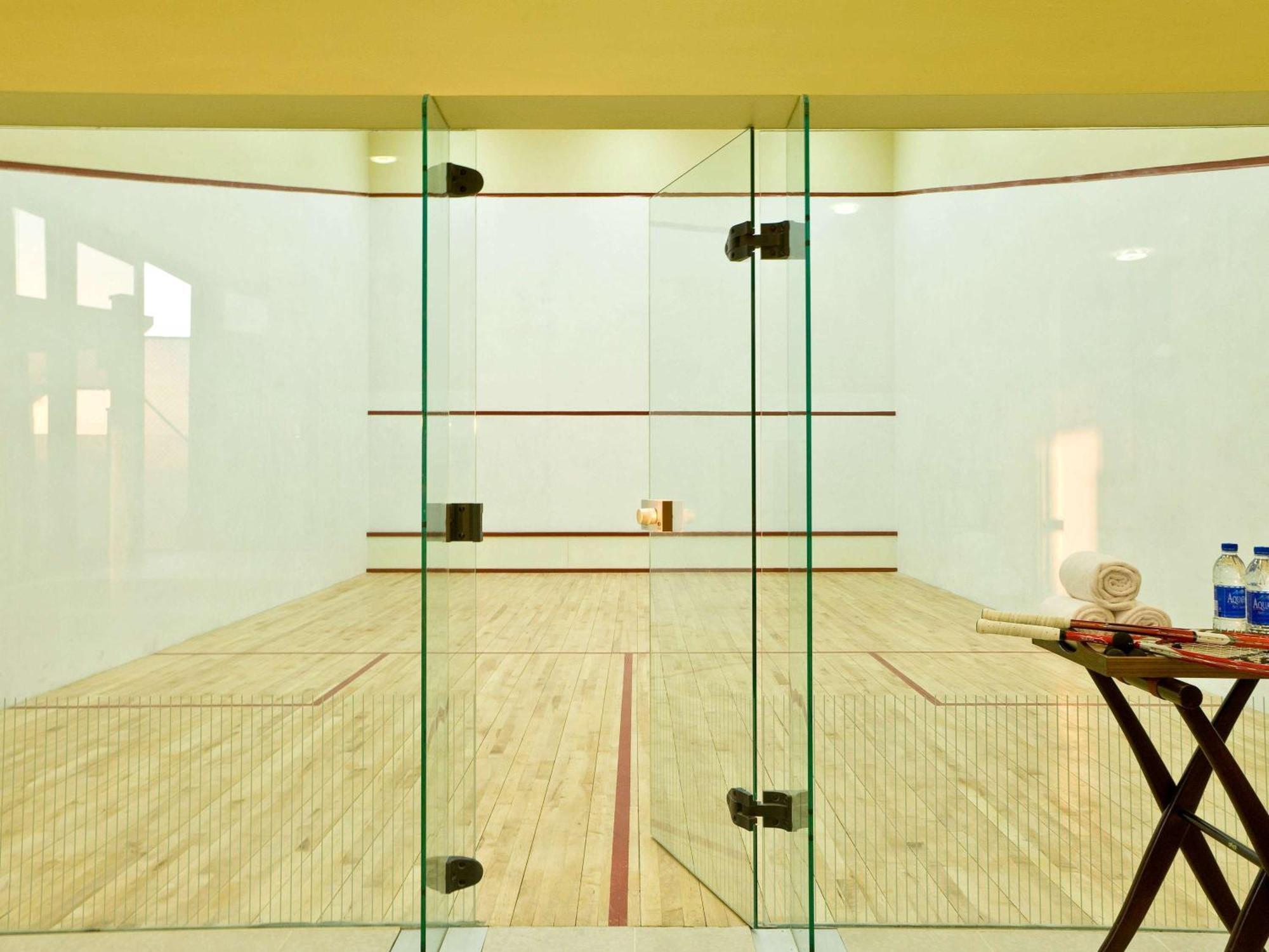 Sofitel Bahrain Zallaq Thalassa Sea & Spa Manama Extérieur photo Squash court