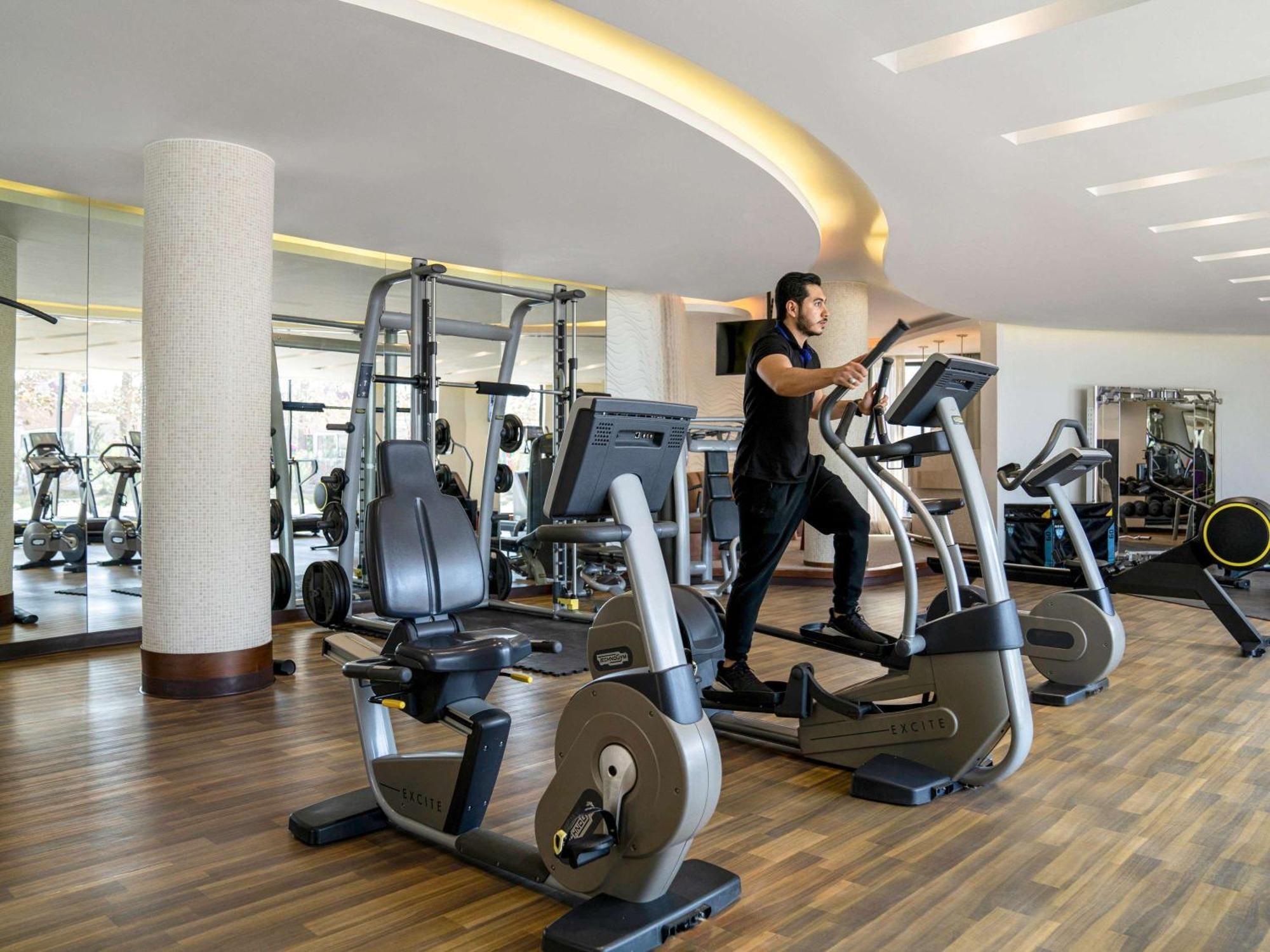 Sofitel Bahrain Zallaq Thalassa Sea & Spa Manama Extérieur photo A gym at the InterContinental Hotel, Muscat, Oman