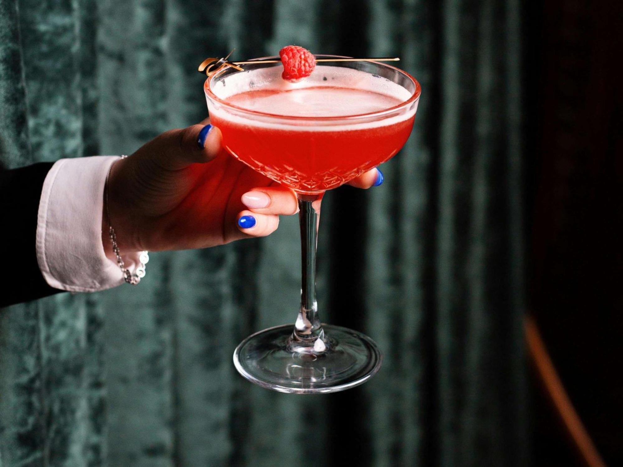 Sofitel Bahrain Zallaq Thalassa Sea & Spa Manama Extérieur photo A Clover Club cocktail