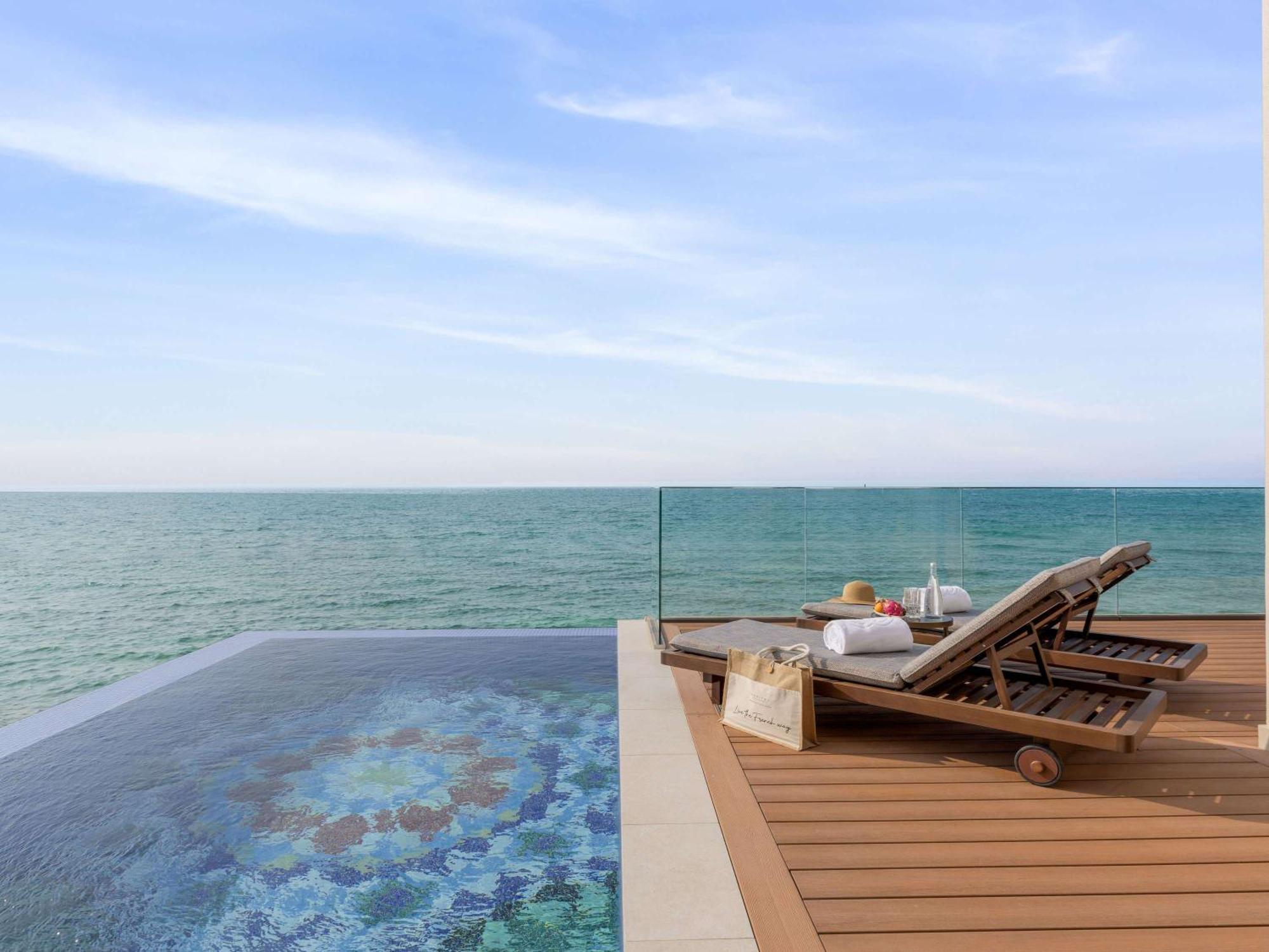 Sofitel Bahrain Zallaq Thalassa Sea & Spa Manama Extérieur photo View from the pool